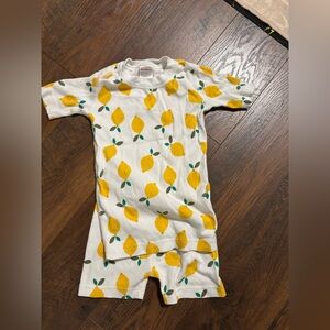 Hanna Andersson White Pajama Set with Lemon Print